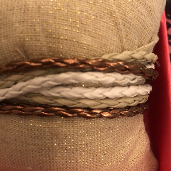 Leather wrap hammered gold tone bracelet - Picture 3 of 4